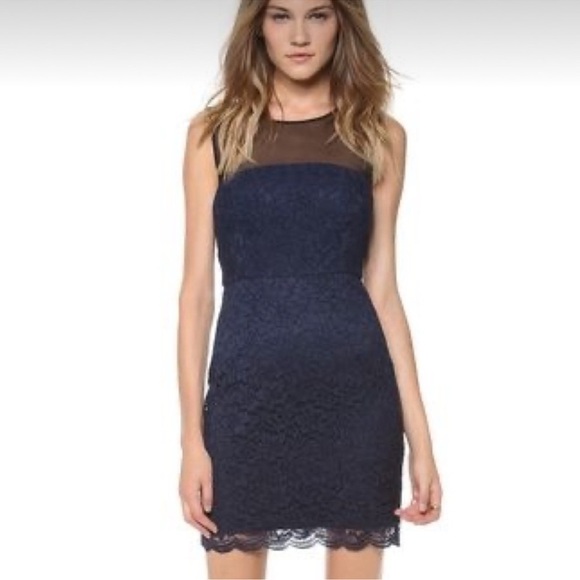 EUC - DVF Diane Von Furstenberg navy blue lace Nisha dress - size 8 - Picture 1 of 8